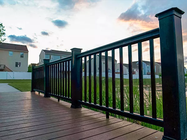 왜 금속 난간은 필수 '안전 장벽'입니까?