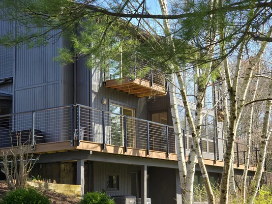 안전 및 규정 준수를 위해 케이블 난간을 조이는 방법